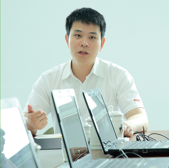 校友_28.jpg 校友_28.jpg