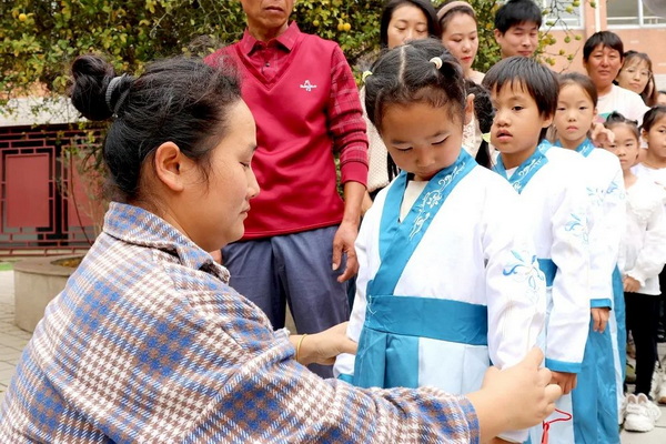 厚余小学举行了一年级新生入学礼仪式554.jpg
