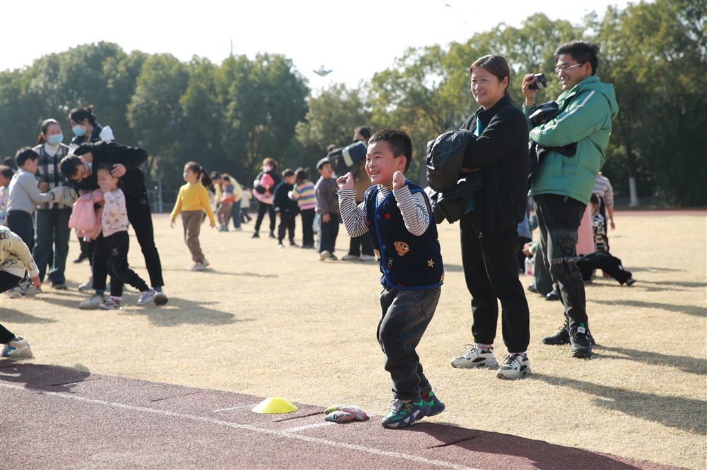 抛接3.JPG