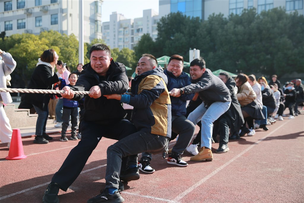 拔河2.JPG