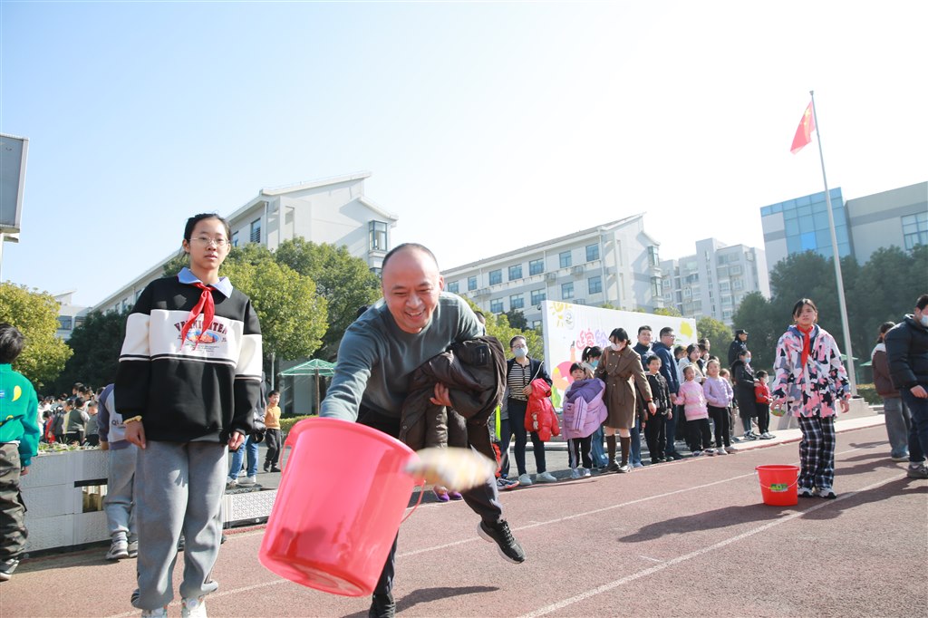 抛接1.JPG