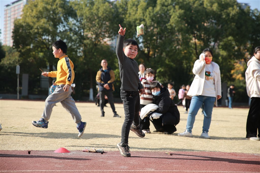 抛接6.JPG