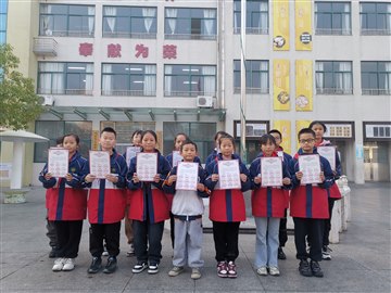 垃圾分类进校园，绿色环保润童…