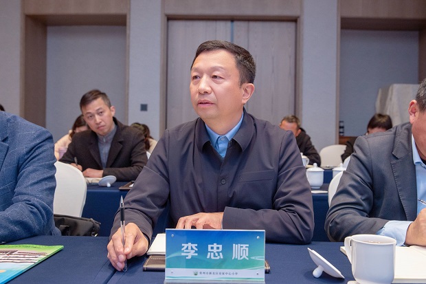 李校_副本.jpg