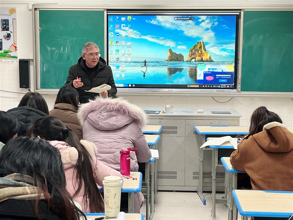 薛.JPG