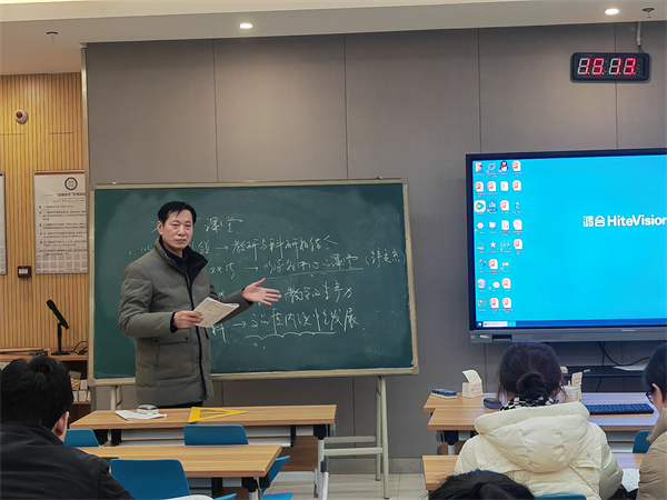 潘建明教授.jpg