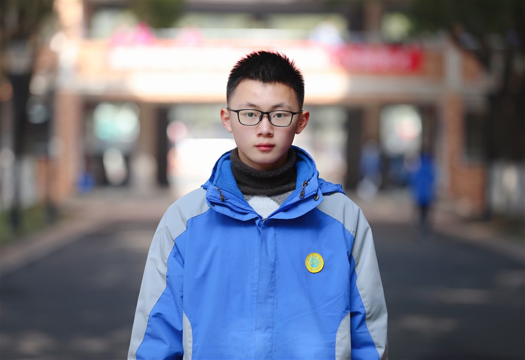 八2 陈飞宇.jpg