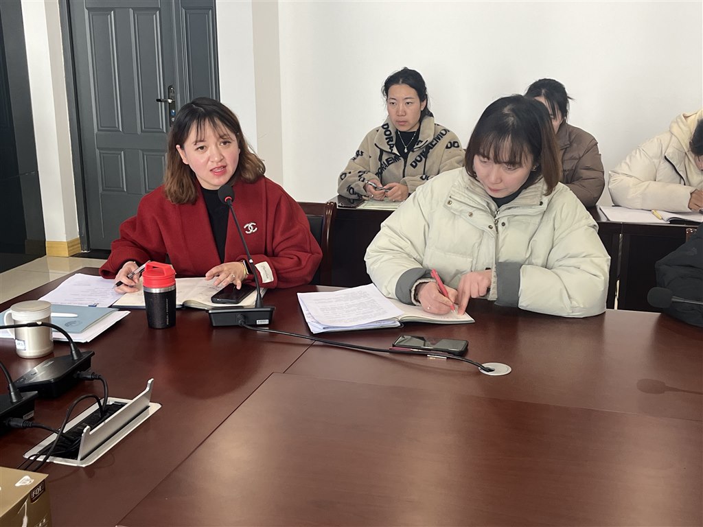 新教师总结交流2.jpg