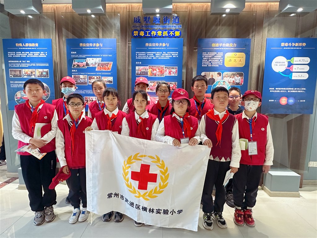 参观禁毒教育基地4.jpg