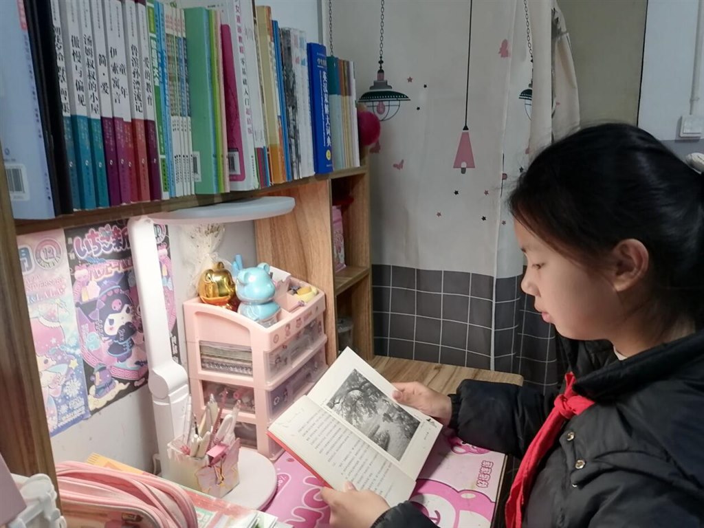 席雅萱.jpg