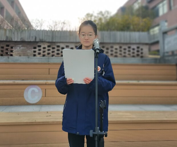 李依含.jpg