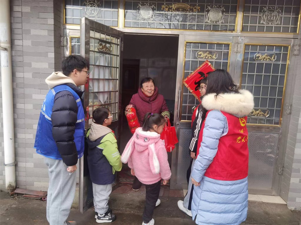 送温暖2.jpg
