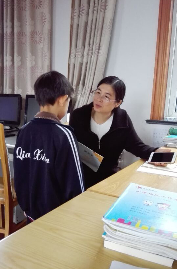 暖心的交谈（王晓亚）.jpg