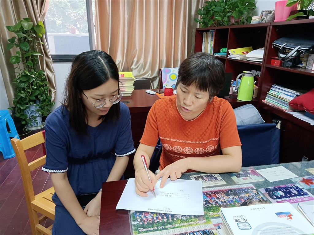 辅导青年教师.jpg