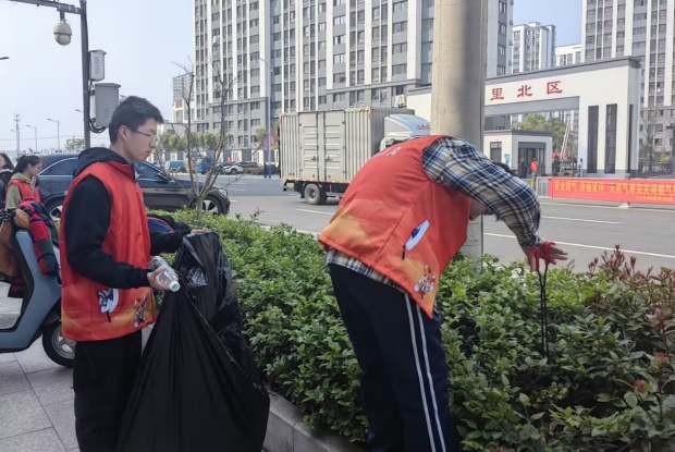90X9{~DLEO[80B586KZ}7S5_tmb_副本.jpg