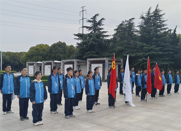 第一项：齐唱国歌 (1).jpg