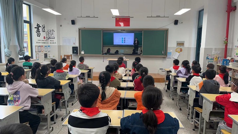 主题班会1.jpg 主题班会1.jpg