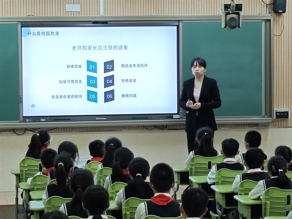 讲座1.jpg 讲座1.jpg