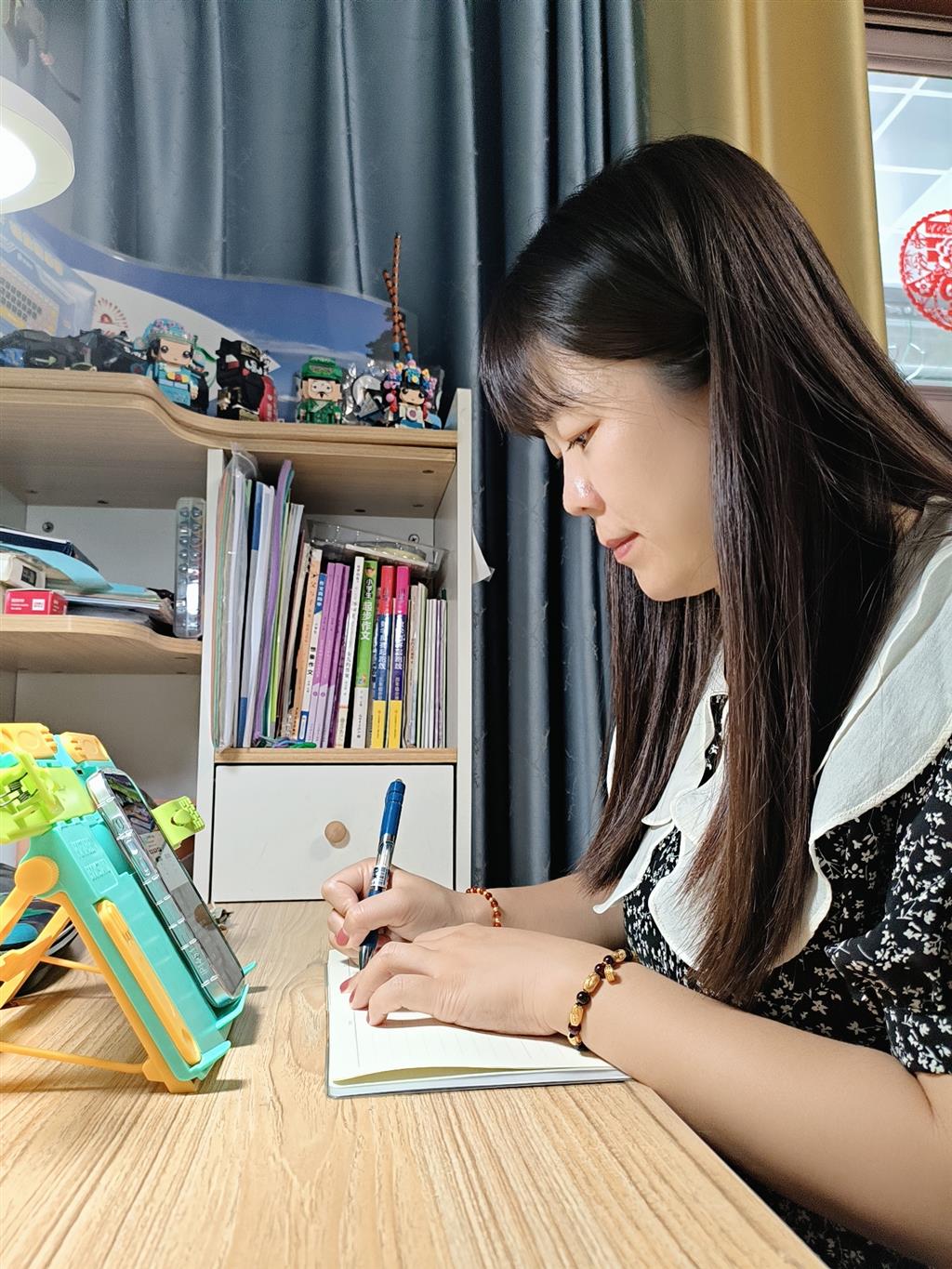 田艳玲.png