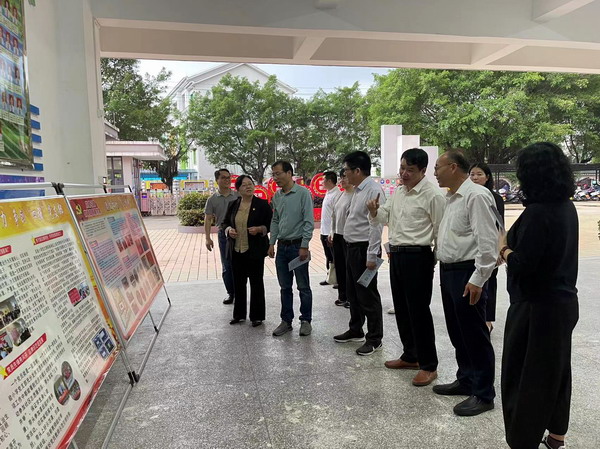 2024-04-12 李永清寻乌县实验小学.jpg 2024-04-12 李永清寻乌县实验小学.jpg