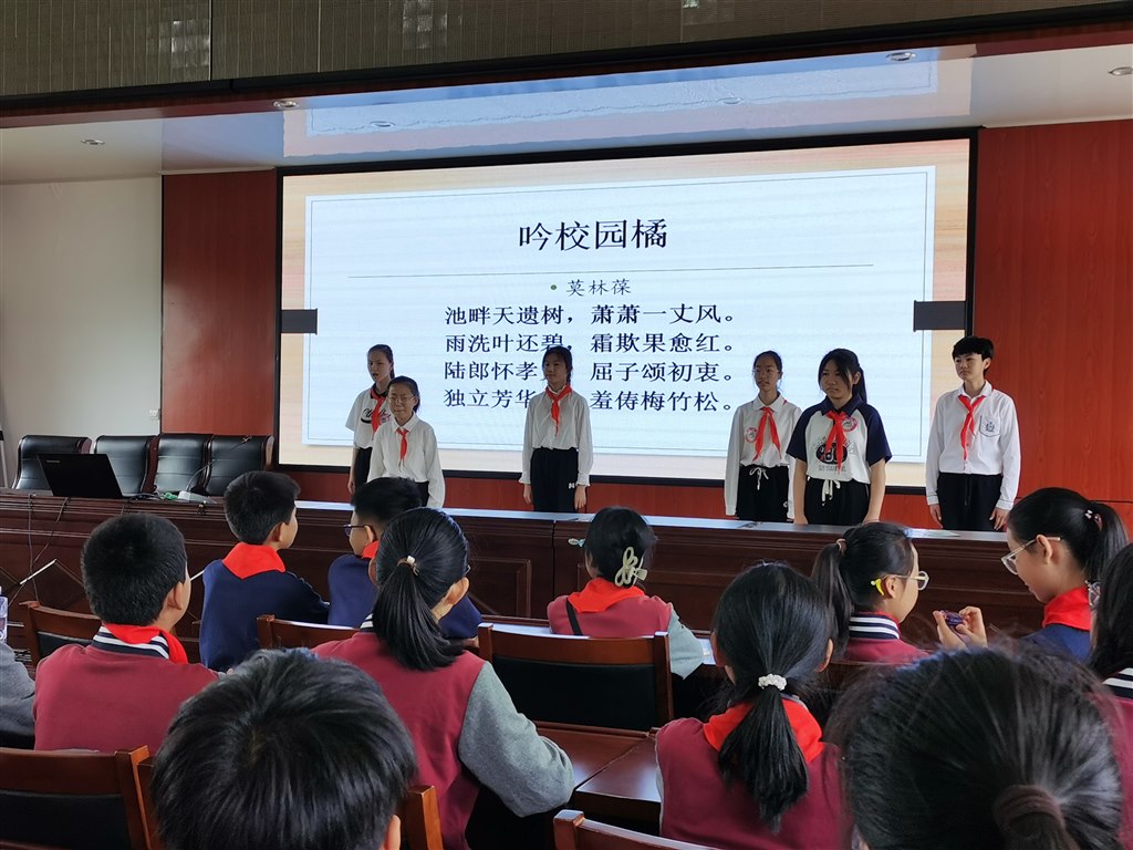 5-学生表演.jpg