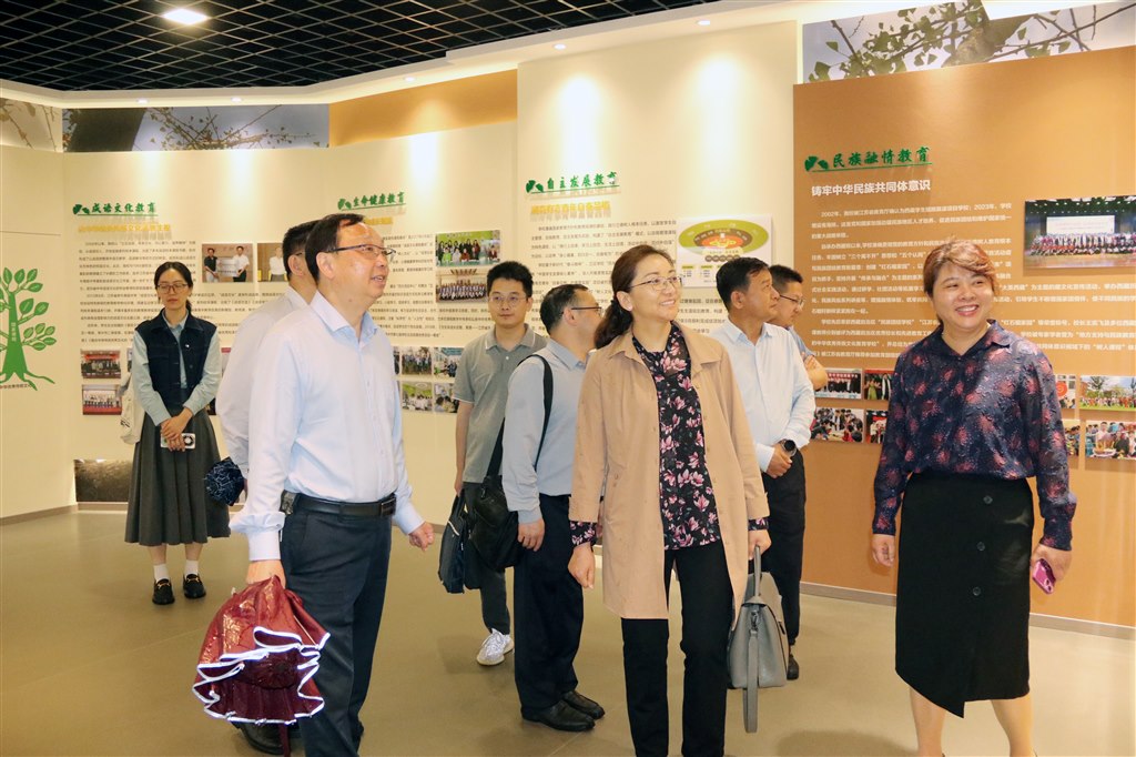 IMG_1243.jpg IMG_1243.jpg