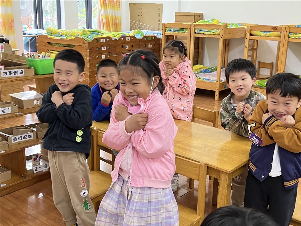 5月法制：爱开玩笑的纳纳 (2).JPG
