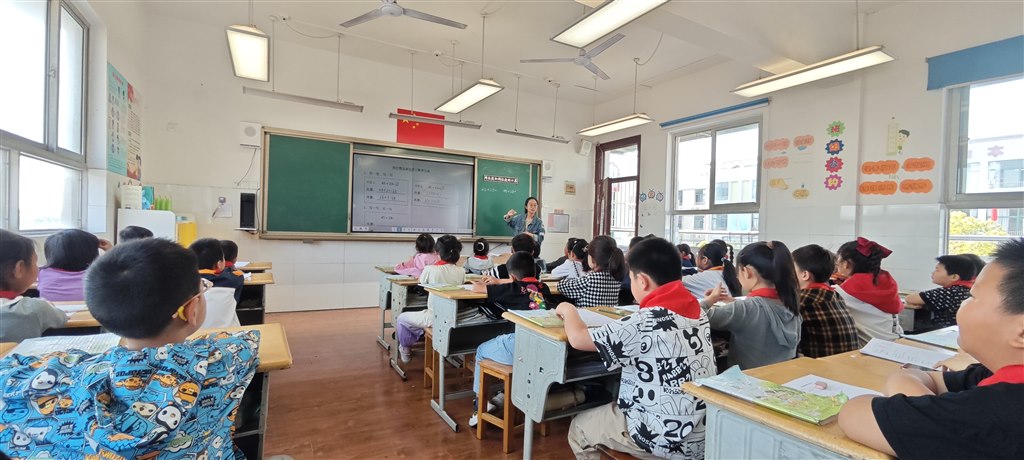 贡佳宇.jpg