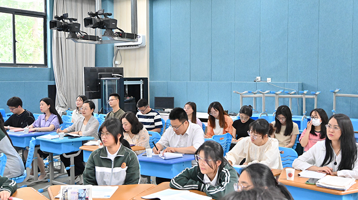 杭校在1.jpg