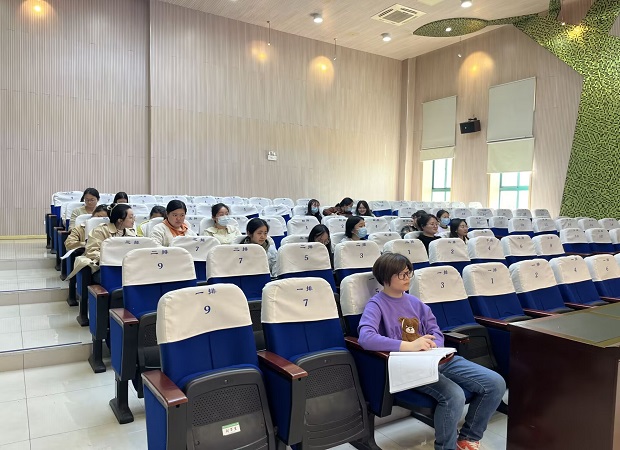 老师.jpg 老师.jpg