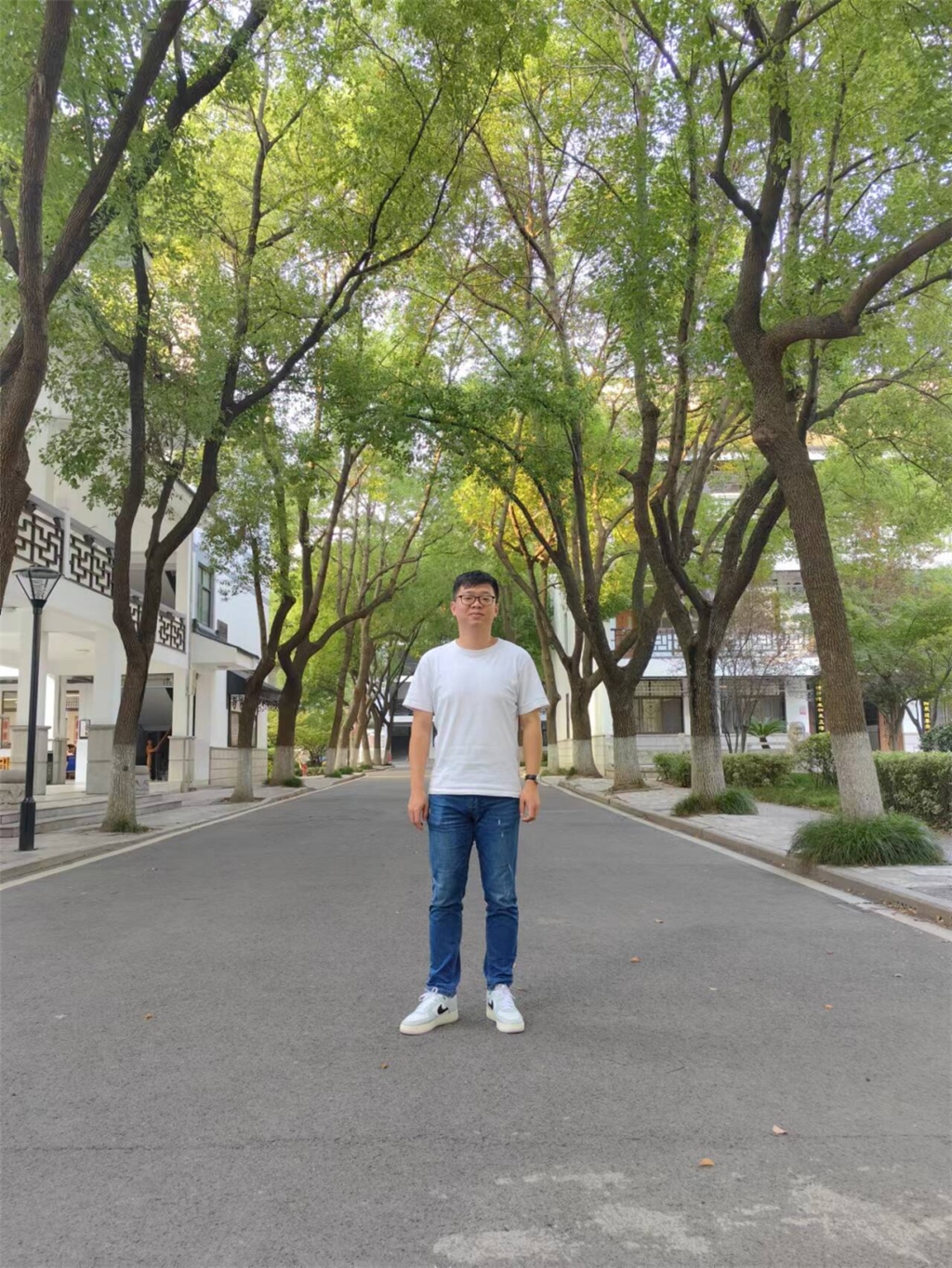 龙威.png