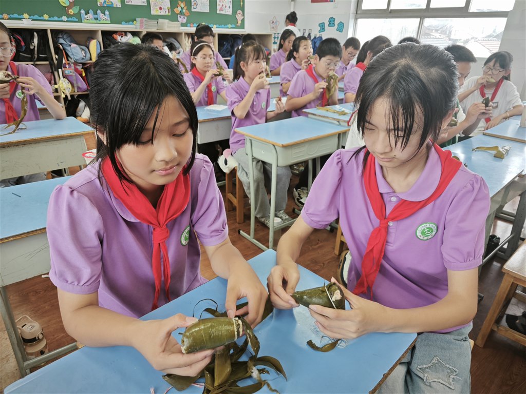 吃粽1.jpg