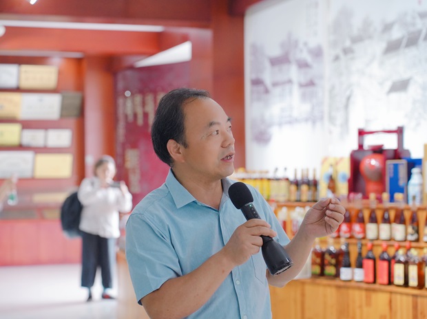 周校3.jpg