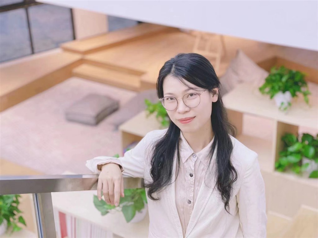 陈佳.jpg