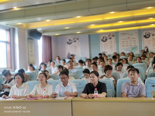 全体照1.jpg 全体照1.jpg