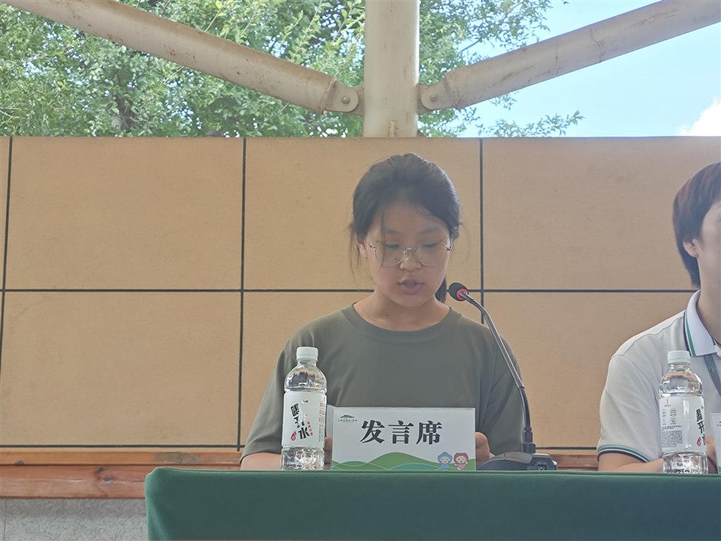 学生代表发言.jpg