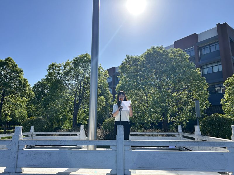 屠丽洁_副本.jpg 屠丽洁_副本.jpg