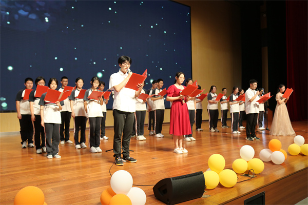8朗诵 (1).jpg