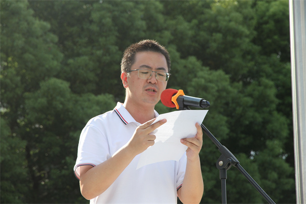 升旗仪式.JPG