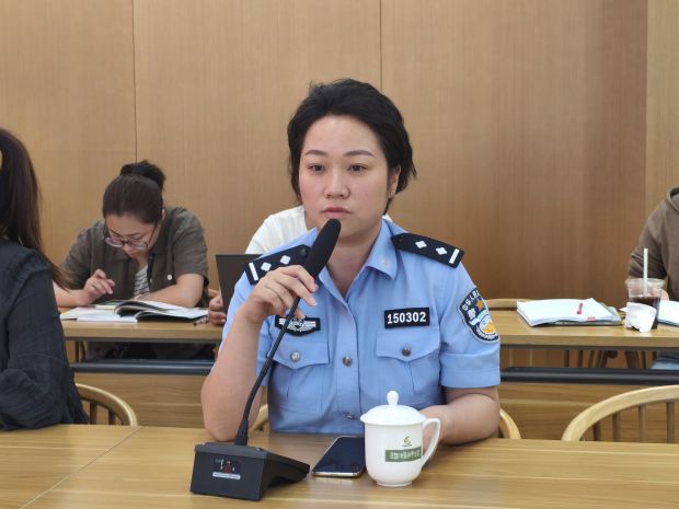 民警.jpg