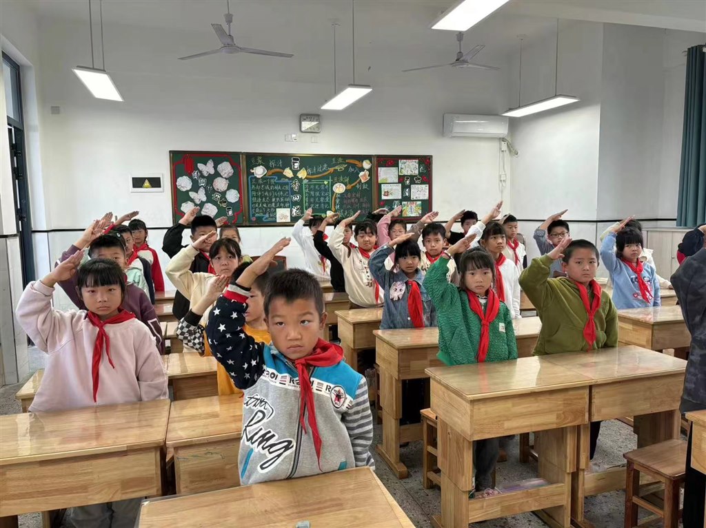 敬礼.jpg