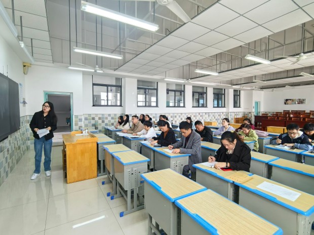 说课集体.jpg
