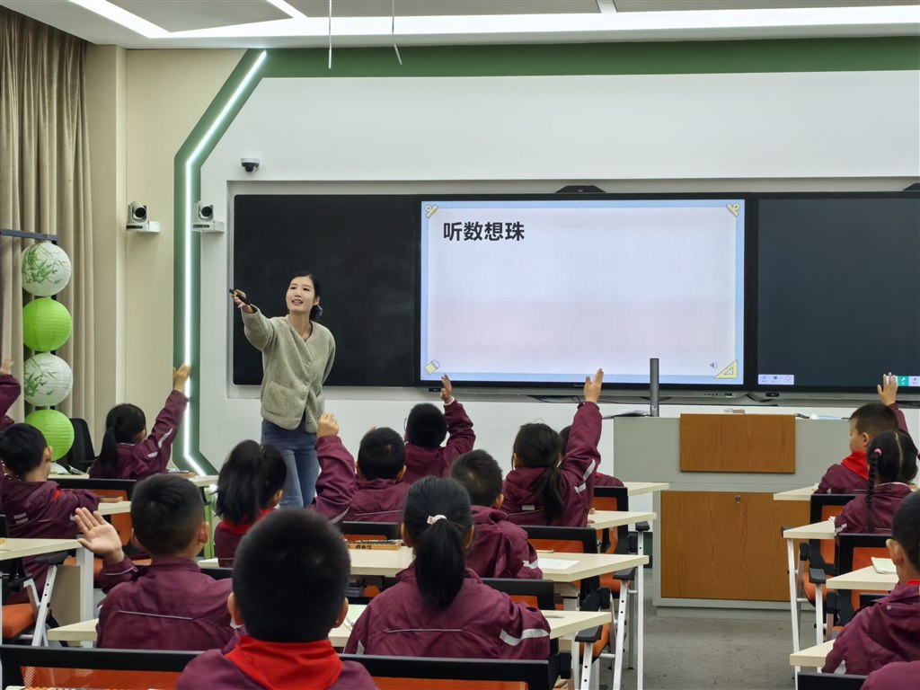 王语晗1.jpg