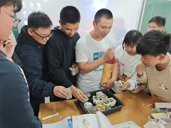 九8班活动（1）.jpg
