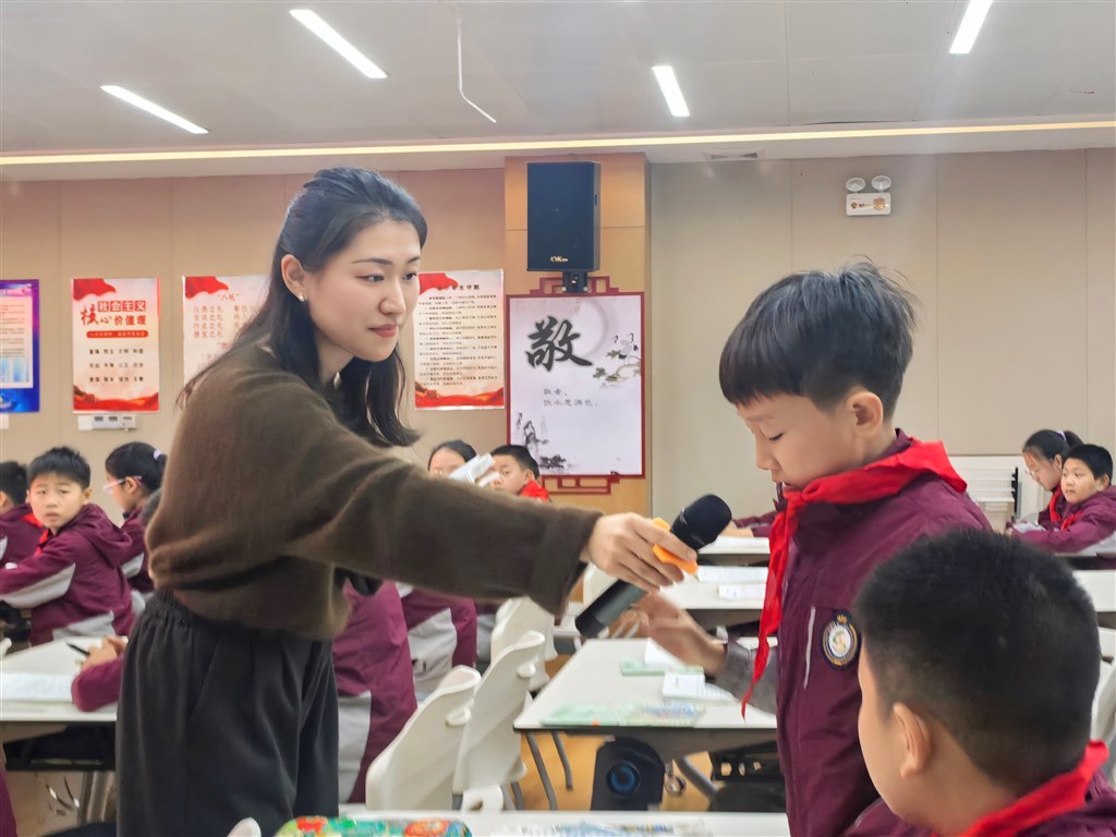郁佳丽1.jpg