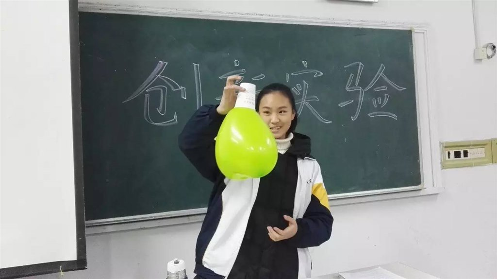 前黄实验学校第八届科技节物理三项比赛现场