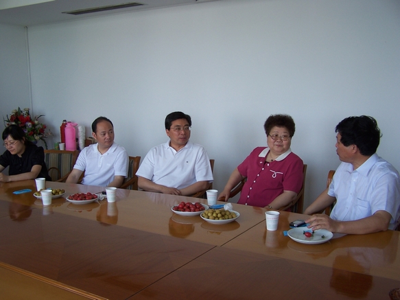 徐伟南区长到场表示祝贺并参加交流会