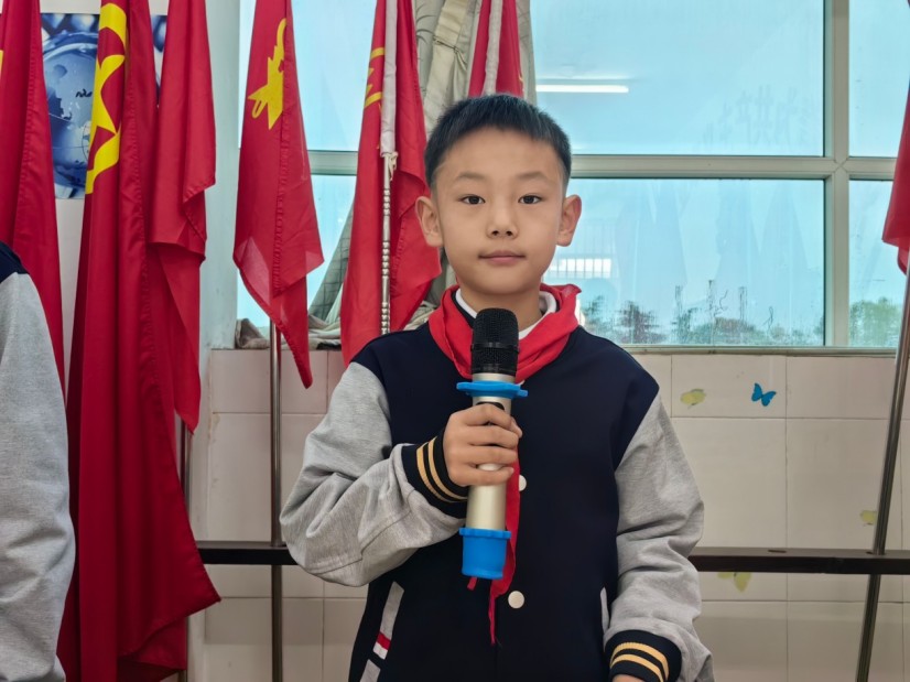 护旗手唐烨.jpg