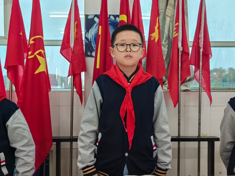 升旗手高嘉晨.jpg