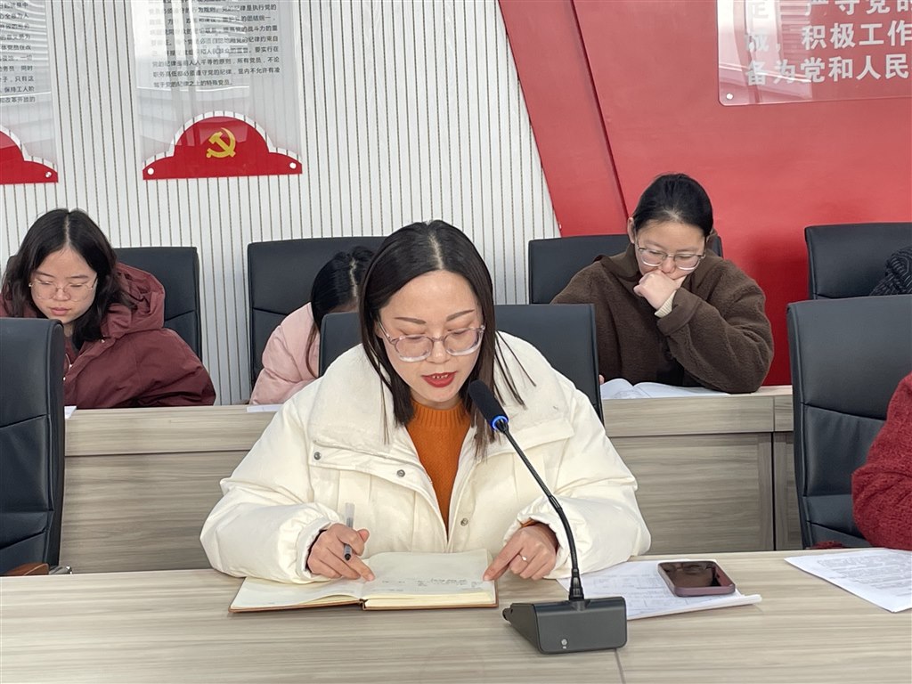 杨.JPG